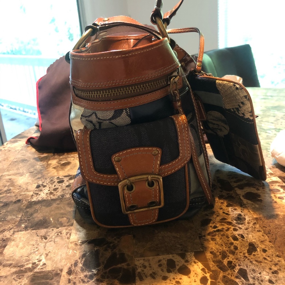 Handbag - Picture 2 of 3